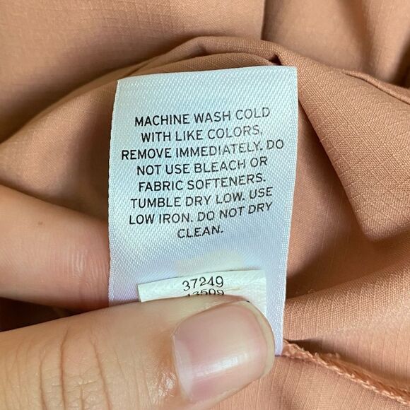 REI Saraha Travel Hiking Shirt with Multiple Zippered Pockets Salmon Size Large - Picture 8 of 10